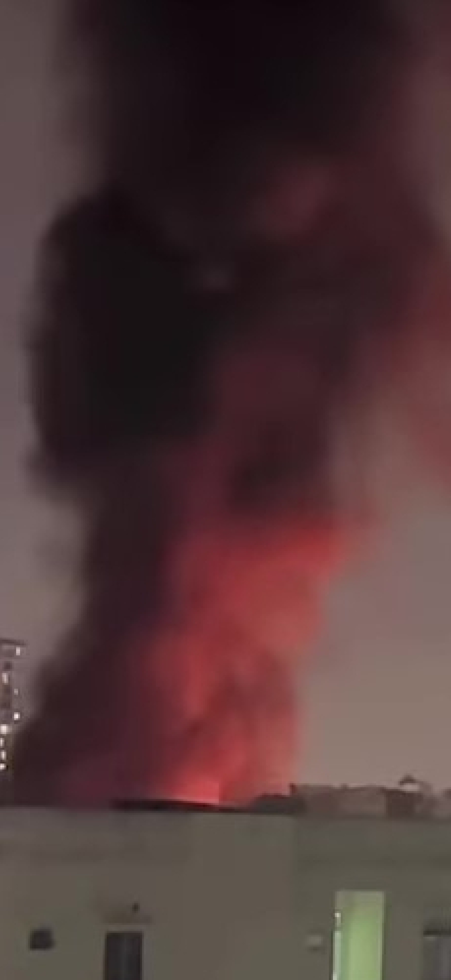 平兴和坊包装材料仓库火灾,浓烟滚滚